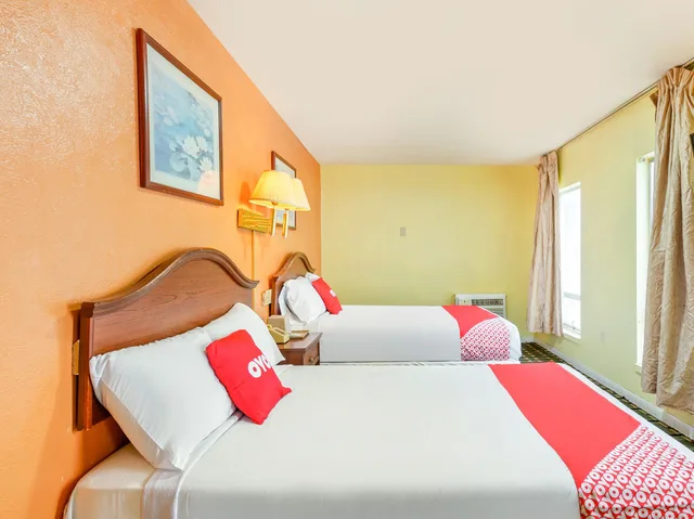 2 Full Bed، OYO Hotel Downtown Peoria I-74 2/10