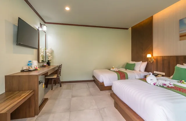 Deluxe, Double or Twin Bed, Cliff View، Andaman Breeze Resort 5/7