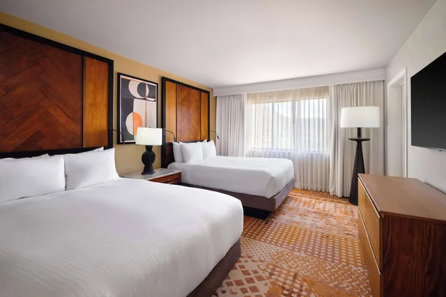 جناح كبير بسريرين كوين بإطلالة على الجبل بشرفة، Hilton Sedona Resort At Bell Rock 1/10