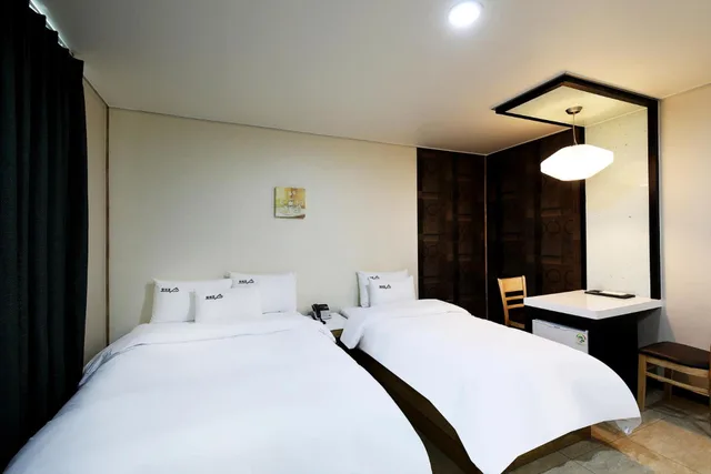 غرفة ديلوكس بسريرين منفصلين، White Tourist Hotel 6/10