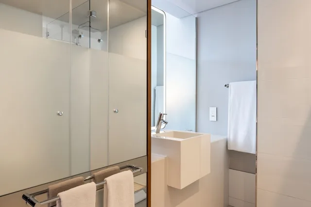 غرفة بريميوم بسريرين منفصلين بإطلالة على الجبل، Radisson Hotel Cape Town Foreshore 9/10