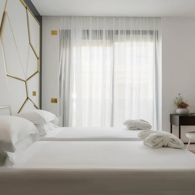 Classic, Double Bed, Lateral Side Sea View، The Promenade Luxury Wellness Hotel 2/7