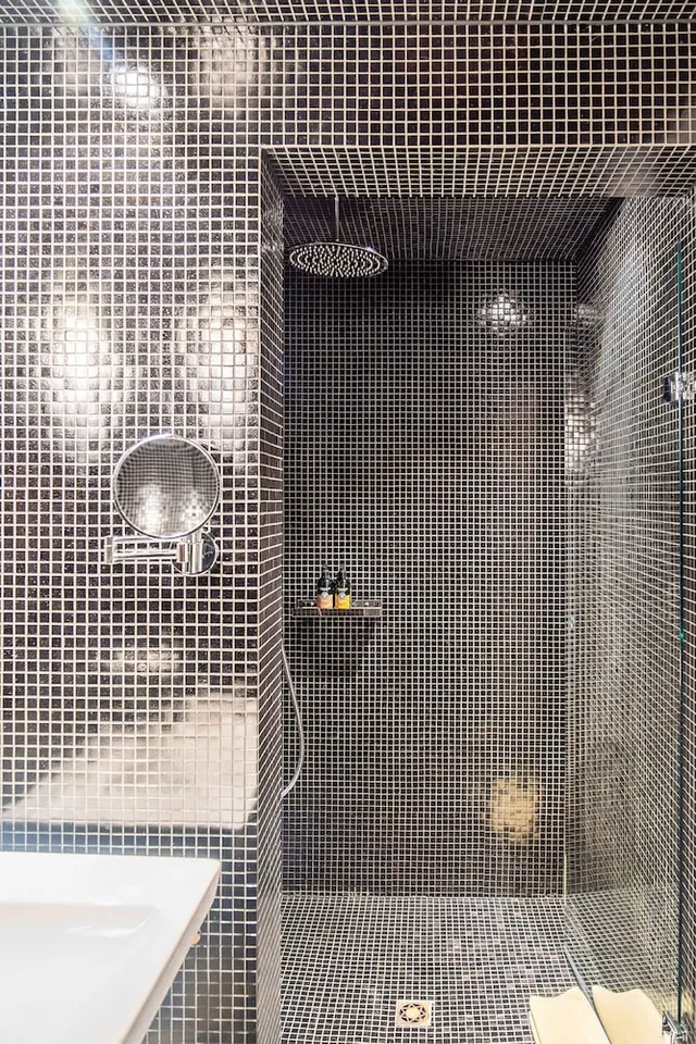 غرفة ديلوكس بسرير كينج بشرفة، Nomad Design Lifestyle Hotel 9/10