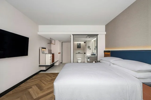 غرفة بريميير بسرير كينج بإطلالة على المدينة، Four Points by Sheraton Bangkok, Sukhumvit 22 3/7