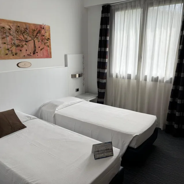 غرفة بسريرين منفصلين، B&B Hotel Cologno Sporting 4/8