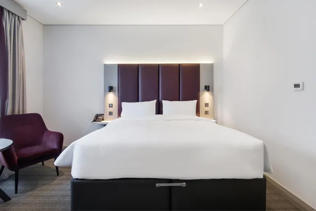 New Style, King Bed, Smoking، Premier Inn Abu Dhabi Capital Centre 1/10