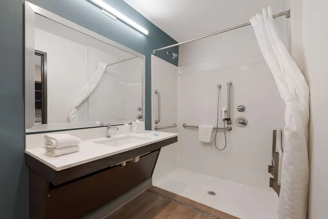 غرفة بسرير كوين لذوي الإعاقة، WoodSpring Suites Phoenix-Deer Valley 4/4