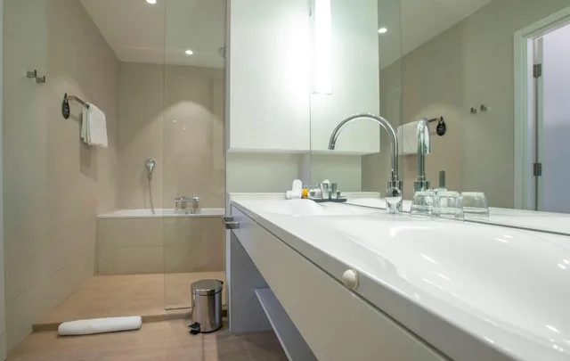 جناح بشرفة، Radisson Collection Hotel Old Mill Belgrade 7/8