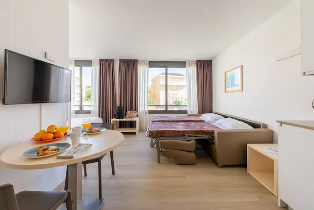 شقة سوبيريور بإطلالة على المسبح مع أريكة، Apartamentos Atenea Park 10/10
