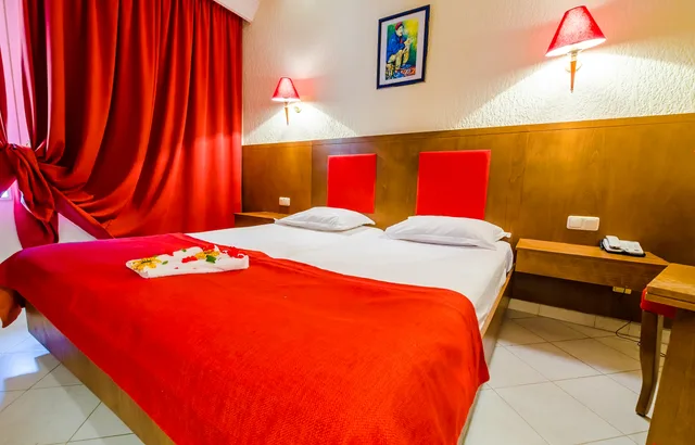 غرفة قياسية رباعية، Houria Palace 3/4