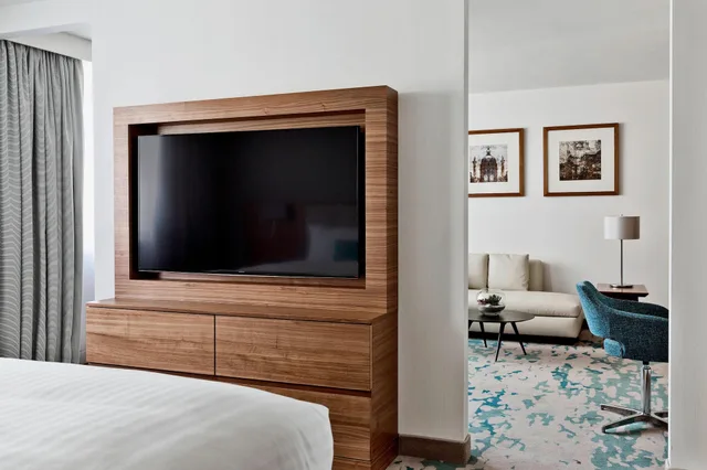 جناح تنفيذي بسرير مزدوج، Vienna Marriott Hotel 5/10