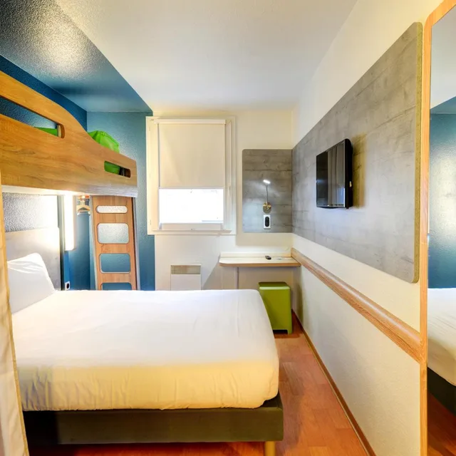 غرفة بسرير بطابقين وسرير كوين، IBIS BUDGET RUEIL MALMAISON 1/10