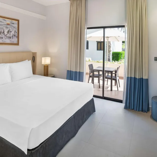 فيلا بشرفة بغرفة نوم واحدة، Radisson Blu Hotel & Resort Al Ain 1/4