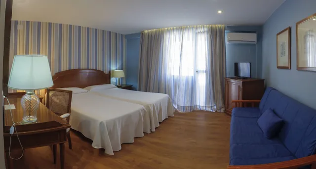 غرفة قياسية ثلاثية، La Barracuda Hotel 7/10