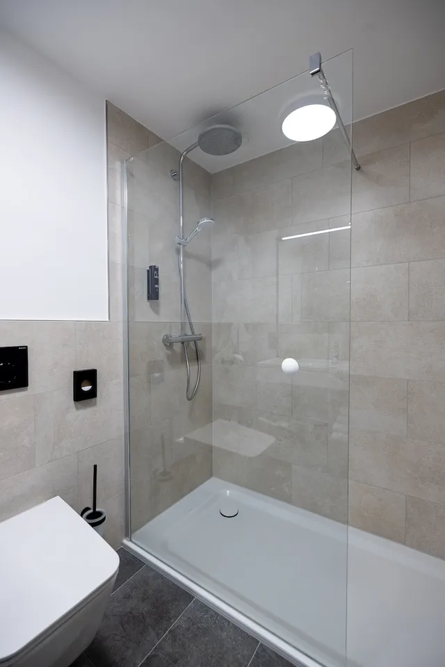 غرفة سوبيريور بسرير كينج مع أريكة، MK hotel Passau 6/7