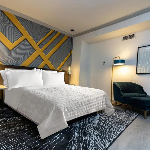 غرفة قياسية بسرير كينج، Le Meridien St Louis Downtown 3/8