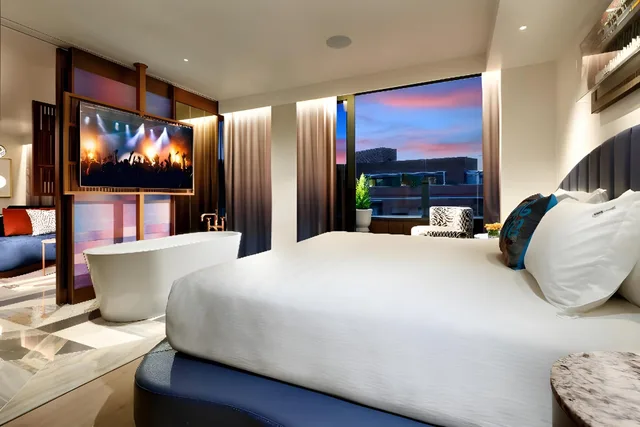 Gold, Suite, Single Bed، Hard Rock Hotel Madrid 1/1