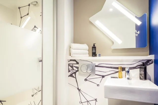 غرفة ثلاثية بسريرين منفصلين مع سرير إضافي، Ibis Budget Montpellier Aeroport Parc Des Expos 4/4