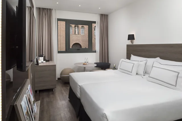 The Level, Twin Beds، Melia Madrid Serrano 1/10