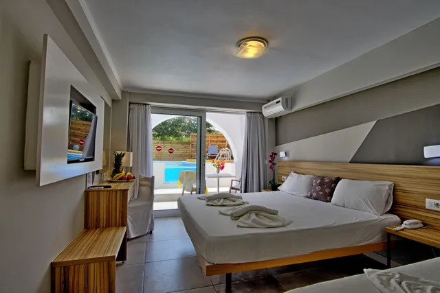 Swim Up, Twin Beds, Private Pool، Klelia Beach Hotel By Zante Plaza 2/3