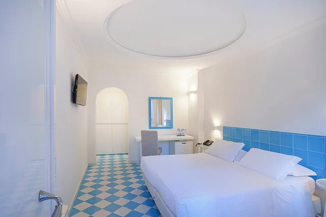غرفة كلاسيكية بسريرين منفصلين، Hotel Continental Ischia 9/10