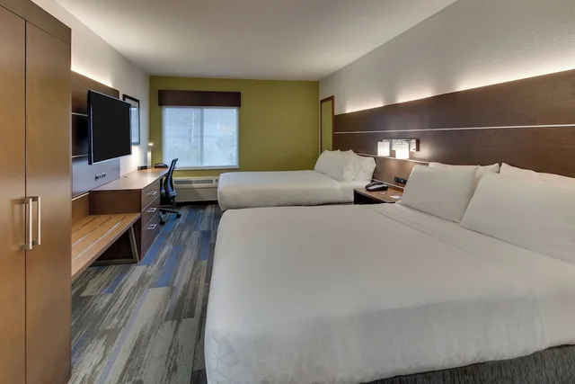 غرفة قياسية بسريرين كوين في الطابق العلوي، Holiday Inn Express Fishkill-Mid Hudson Valley 2/9