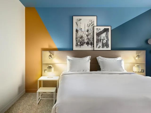 Connecting, King and Twin Beds, Radisson Hotel Bordeaux Saint Jean 5/7