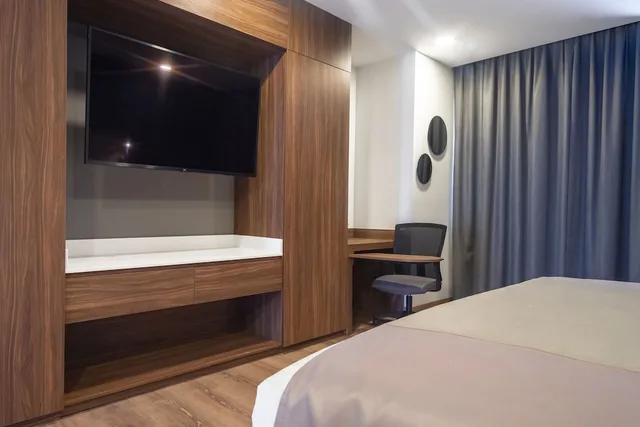 غرفة تقليدية بسرير كينج بإطلالة على المدينة، Sheraton Guadalajara Expo 5/7