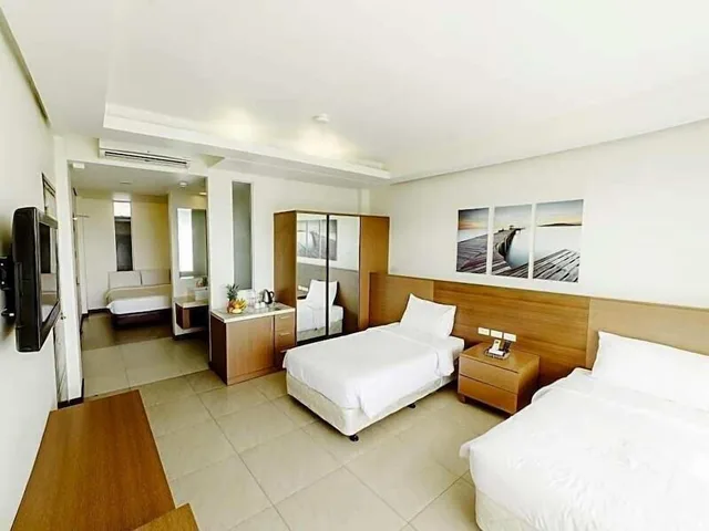 Family Suite, 1 Single and 3 Double Beds, Ocean View، Ocean Suites Boutique Hotel 3/10