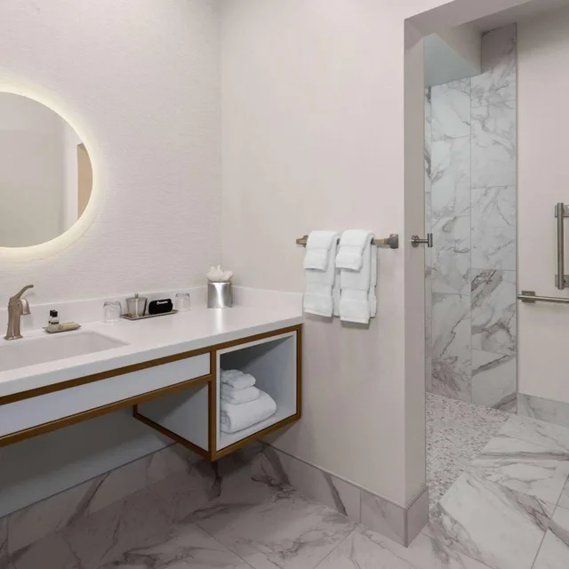 Suite, Queen Bed, Accessible, Legacy Hotel Trademark Collection by Wyndham 3/3
