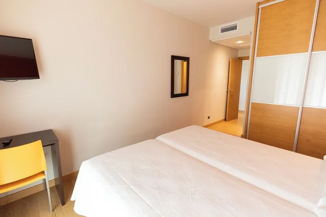 غرفة حصرية بسريرين منفصلين بإطلالة على الشاطئ، Maritimo Ris Hotel and Apartments 5/8