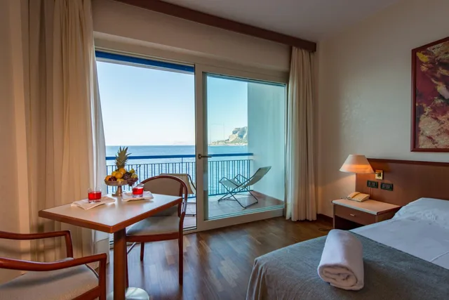 غرفة رباعية بإطلالة على البحر، Splendid Hotel La Torre 5/8