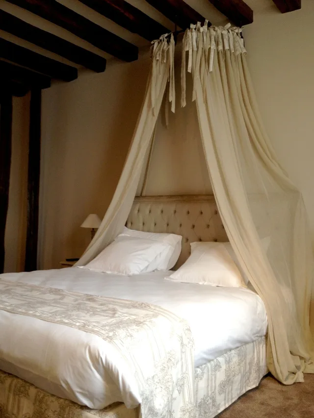 جناح سوبيريور بسرير كينج، Hotel Le Cheval Blanc 2/2
