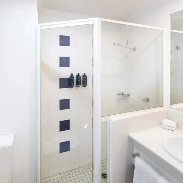 غرفة قياسية بسرير كينج وسرير كوين، Mercure Sydney Bankstown 10/10