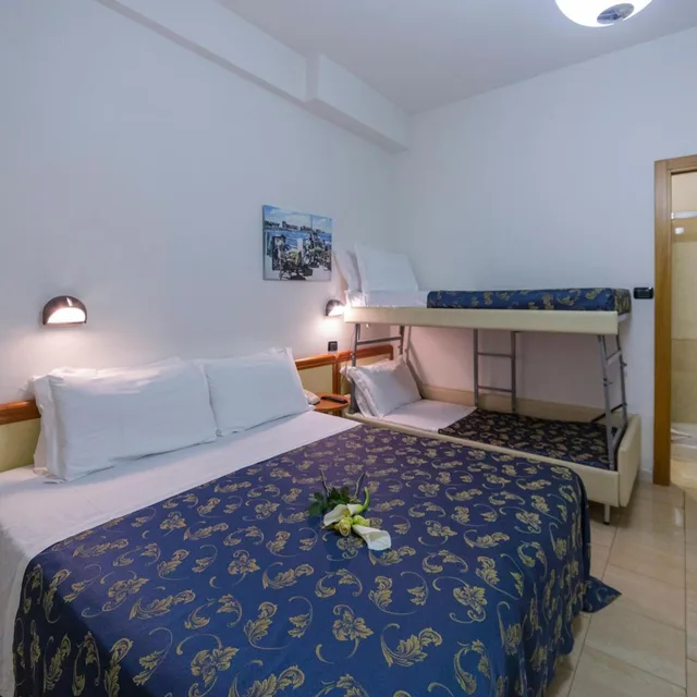 غرفة رباعية، Hotel Sultano 1/7