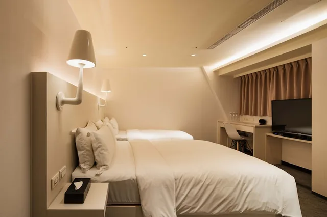 غرفة ثلاثية بسرير مزدوج وسرير فردي، Swiio Hotel 2/3