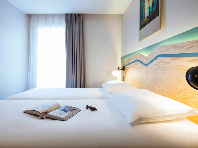 غرفة قياسية بسريرين منفصلين مع أريكة، Ibis Styles Paris Nation Porte de Montreuil 2/10