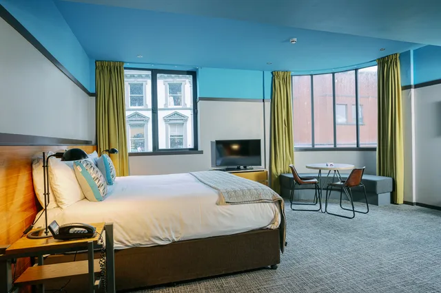 Roomy, King Bed، Bullitt Hotel 3/3