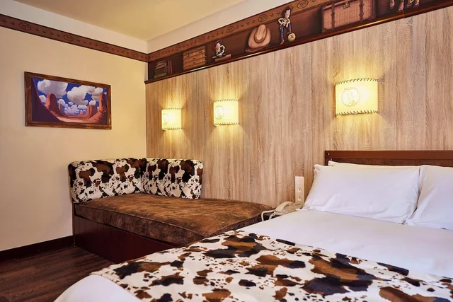 Standard, 2 Double Beds, Near the View، Disney S Hotel Cheyenne 2/2