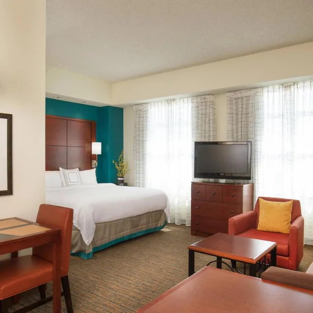 استوديو بسرير كينج بإطلالة على المرفأ مع أريكة، RESIDENCE INN BY MARRIOTT PORTLAND DOWNTOWN WATERFRONT 4/8