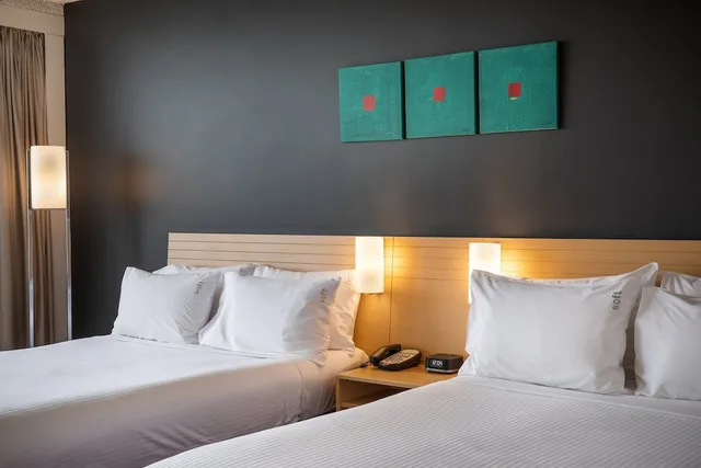 غرفة قياسية بسريرين مزدوجين، Holiday Inn Melbourne Airport 1/8