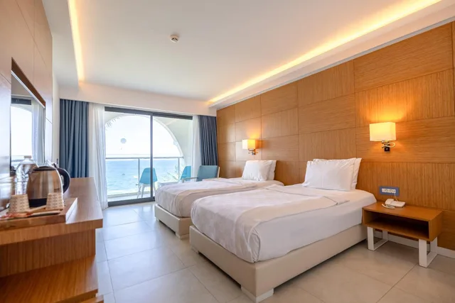 غرفة سوبيريور بسرير مزدوج أو سريرين منفصلين بإطلالة على البحر، Imbat Hotel 4/7