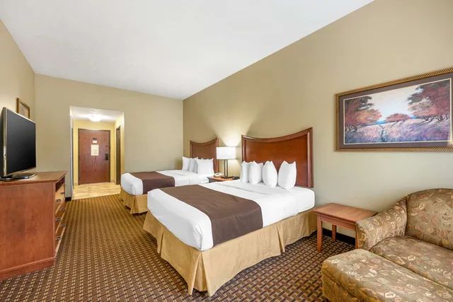 غرفة بسريرين كوين بحوض استحمام لذوي الإعاقة، Best Western Plus Grand Island Inn & Suites 3/5