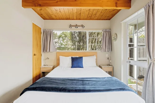 Lake, End, Apartment, Queen Bed, Adult Only، Cottage Mews Motel 2/10