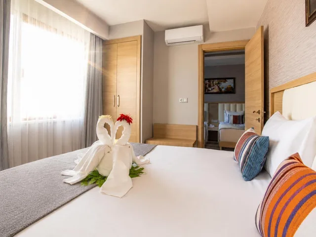 جناح عائلي ديلوكس بسرير مزدوج وسريرين منفصلين، Old Town Point Hotel & Spa Antalya 4/7