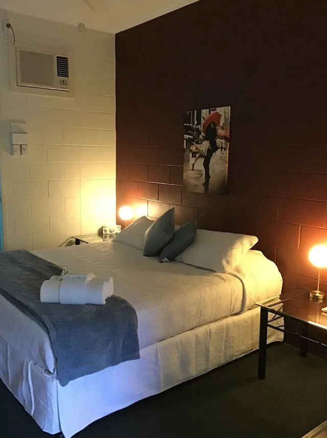 1 Bedroom, King Bed, Harbour Lodge Motel Gladstone 2/3