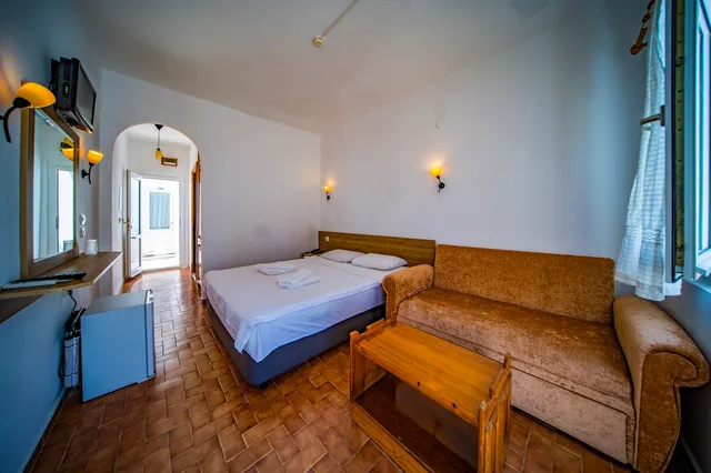 غرفة قياسية بسرير مزدوج، Nagi Beach Hotel 1/6