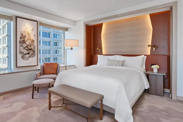 غرفة ديلوكس بسرير مزدوج، The St Regis San Francisco 1/4