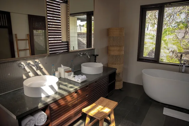 Honeymoon, Spa, Villa, King Bed، The Amala 3/3