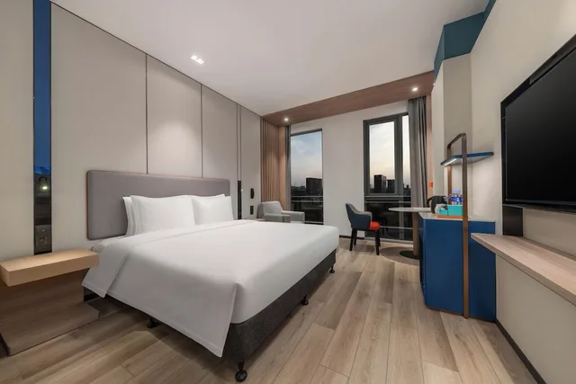 غرفة قياسية بسرير كينج، HOLIDAY INN EXPRESS SHANGHAI PUJIANG 1/6